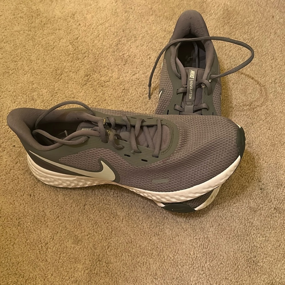 Nike revolution size 10. Barely worn